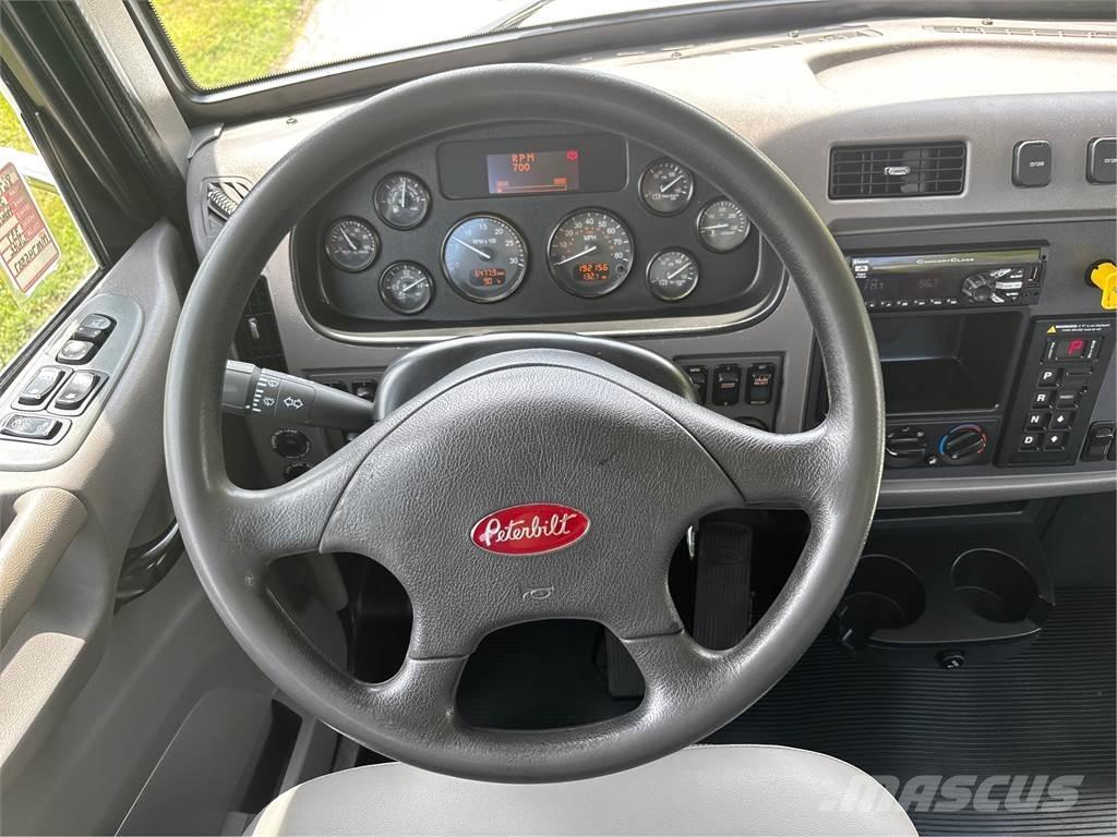 Peterbilt 337 Važiuoklė su kabina