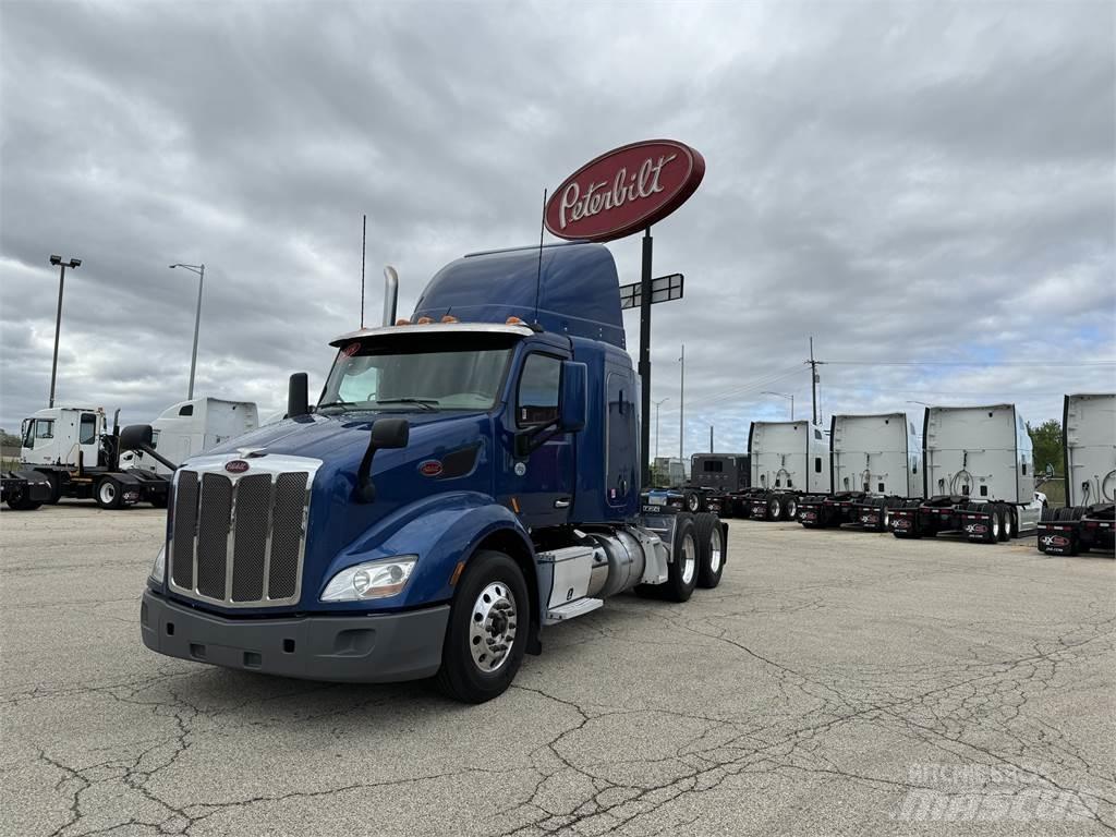 Peterbilt 579 Naudoti vilkikai