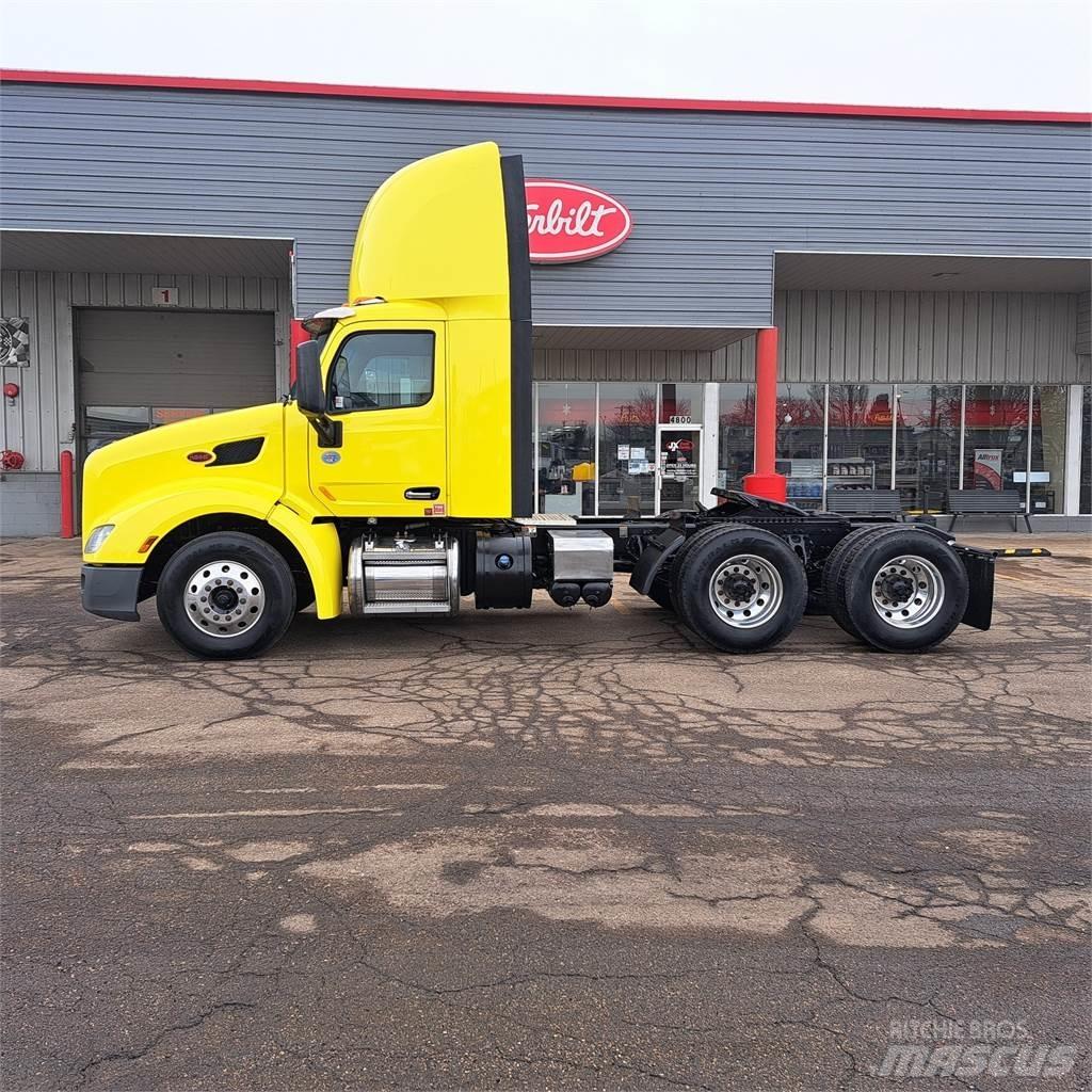 Peterbilt 579 Naudoti vilkikai