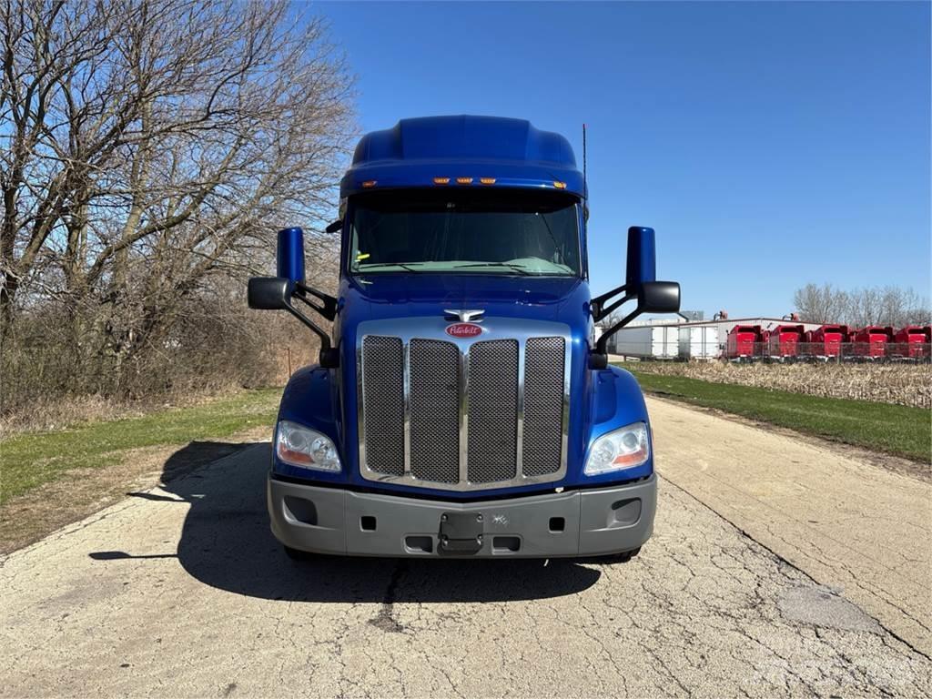 Peterbilt 579 Naudoti vilkikai