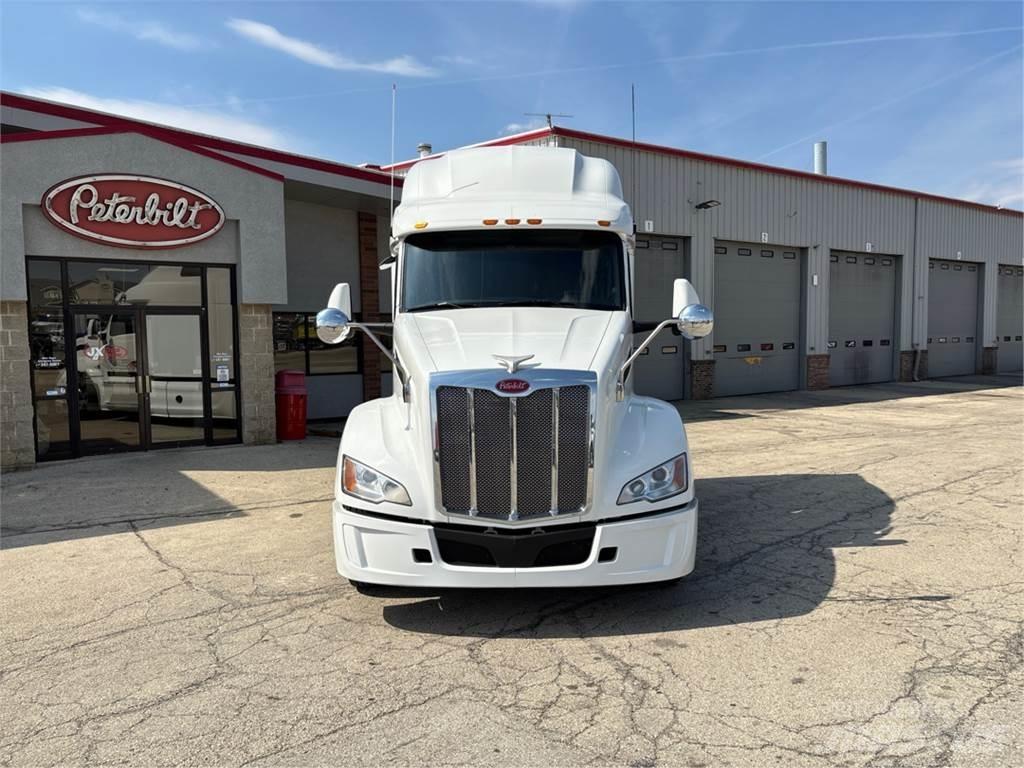 Peterbilt 579 Naudoti vilkikai