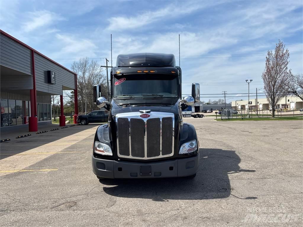 Peterbilt 579 Naudoti vilkikai