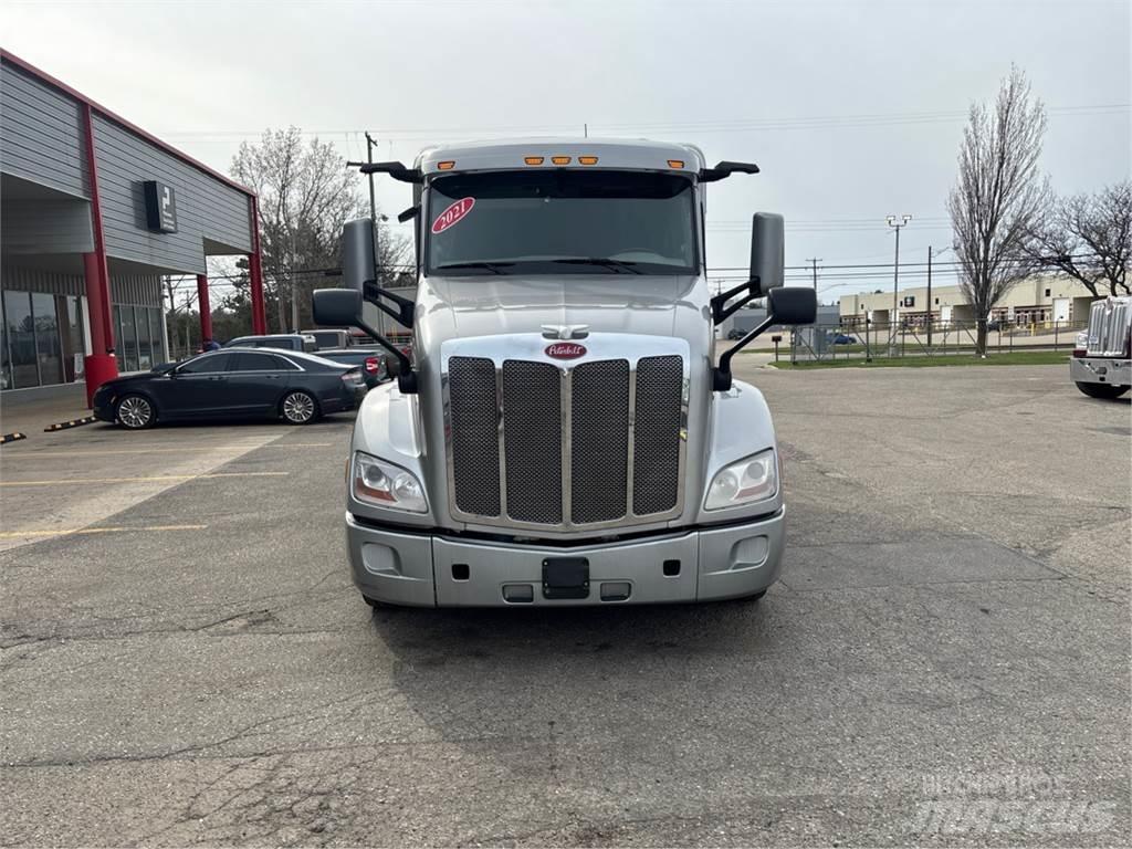 Peterbilt 579 Naudoti vilkikai