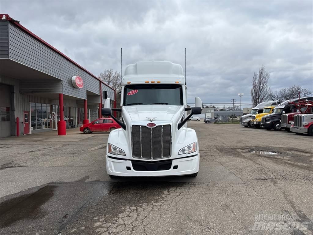 Peterbilt 579 Naudoti vilkikai