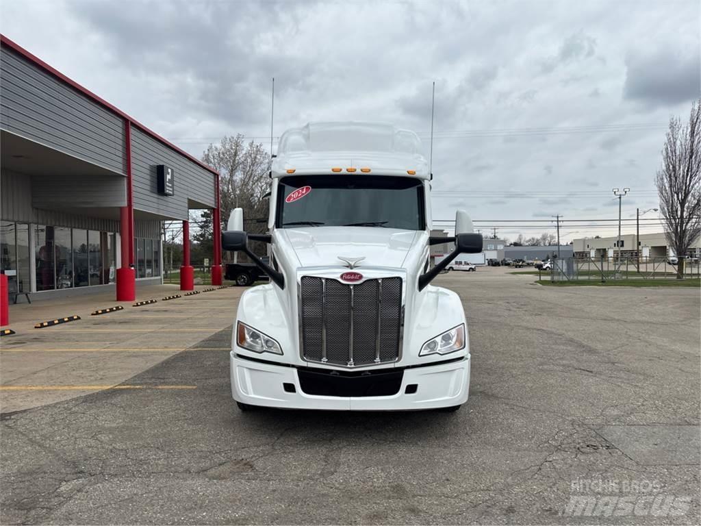 Peterbilt 579 Naudoti vilkikai
