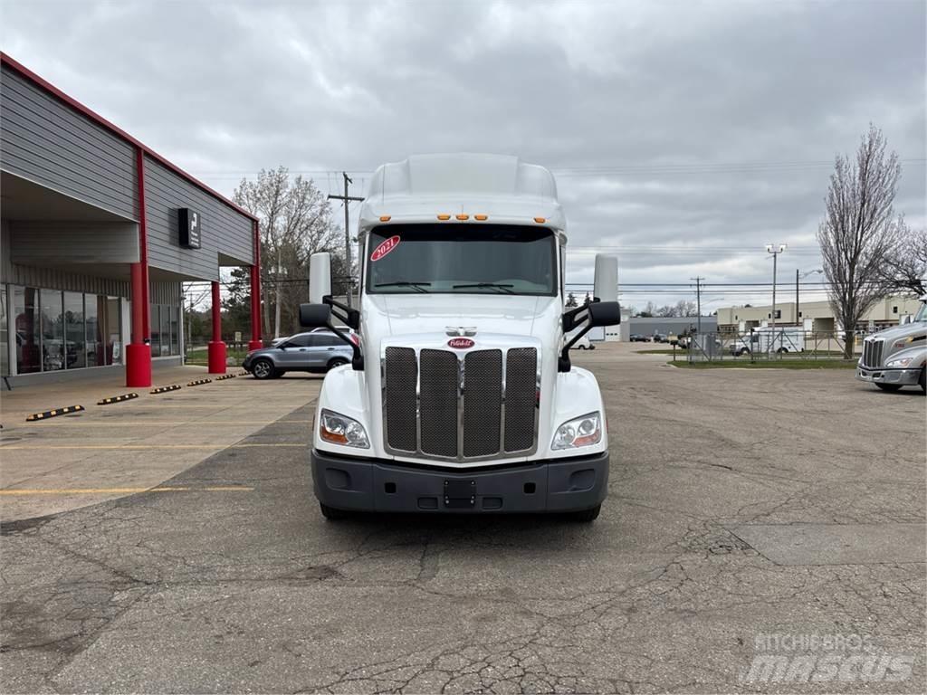 Peterbilt 579 Naudoti vilkikai