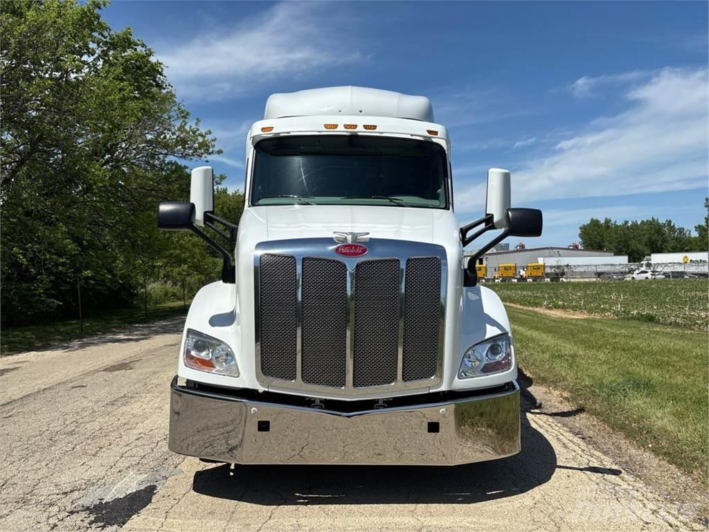 Peterbilt 579 Naudoti vilkikai