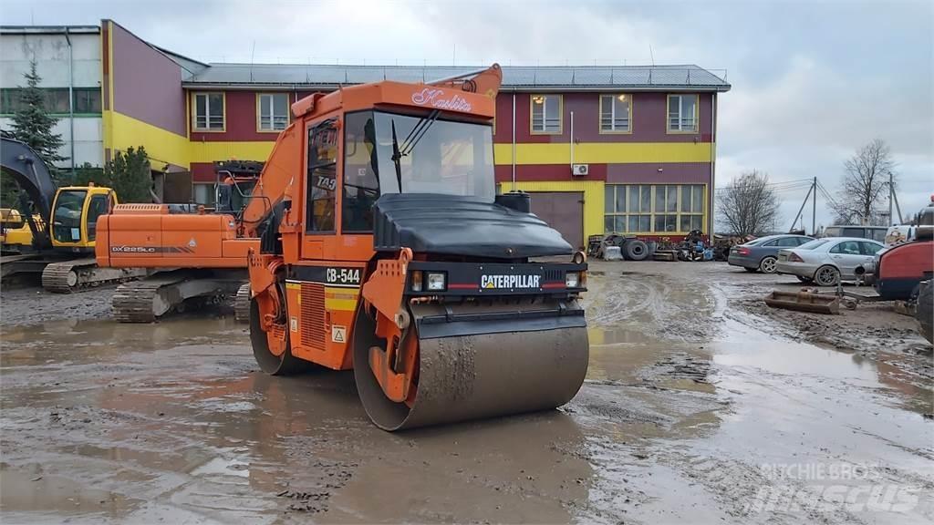 CAT CB544 Porinių būgnų volai