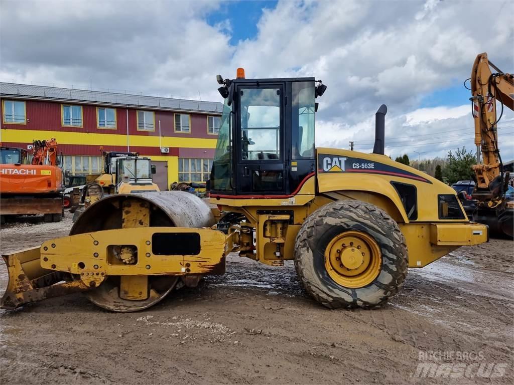CAT CS 563E Vieno būgno volai