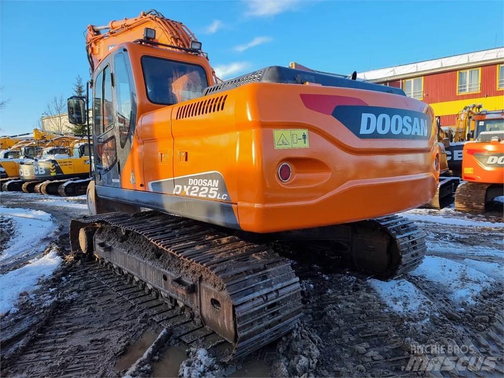 Doosan DX225LC Vikšriniai ekskavatoriai