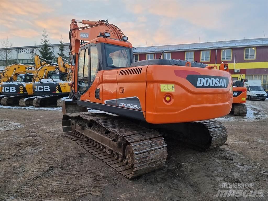 Doosan DX225LC Vikšriniai ekskavatoriai