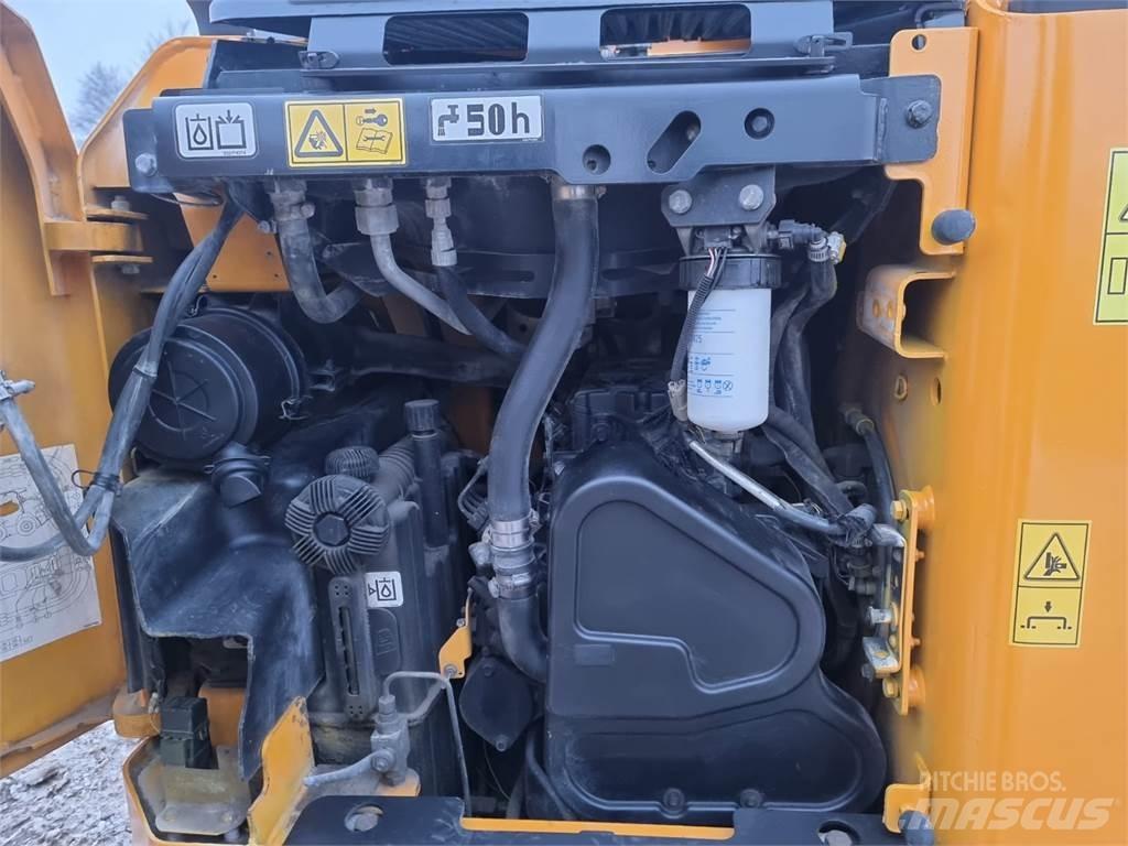 JCB 135HD Krautuvai su šoniniu pasukimu