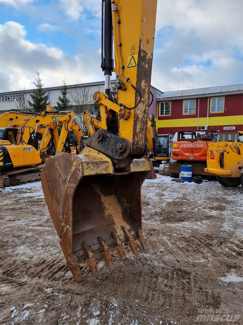 JCB JS220LC Plus Vikšriniai ekskavatoriai