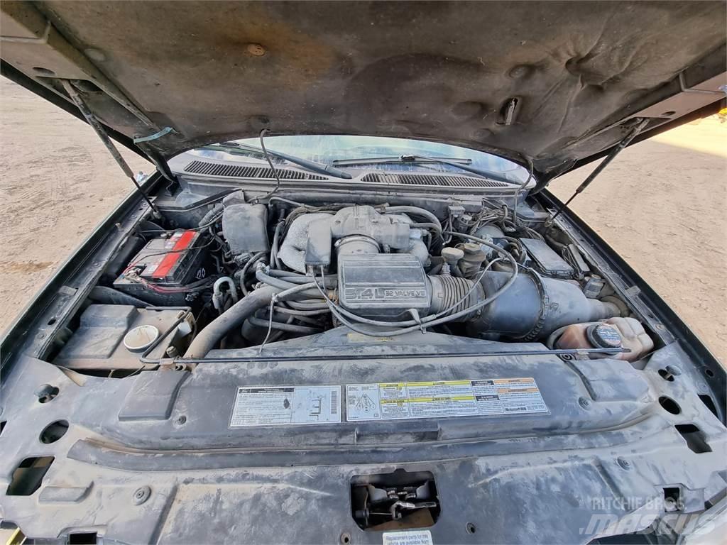 Kita Navigator Lengvieji automobiliai