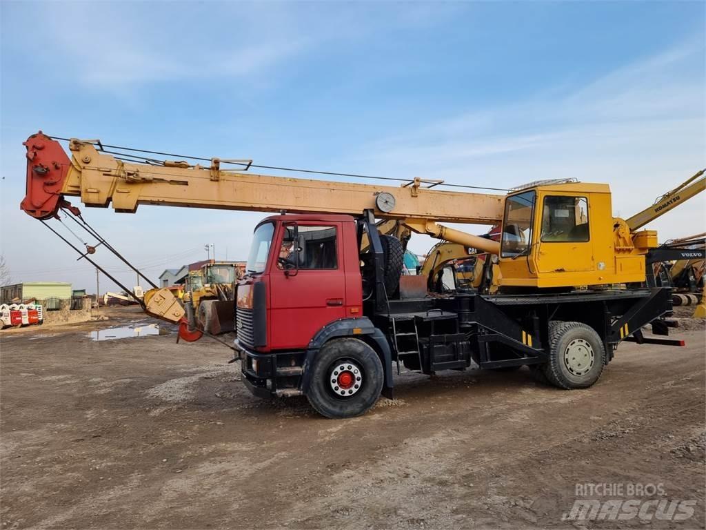 MAZ 533731 Visureigiai kranai