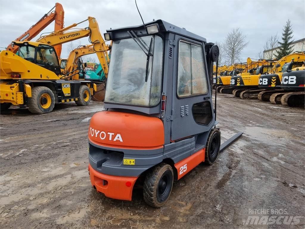 Toyota FD25 Dyzeliniai krautuvai