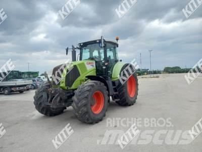 CLAAS Axion 820 Traktoriai