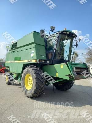 John Deere 2256 2WD Derliaus nuėmimo kombainai