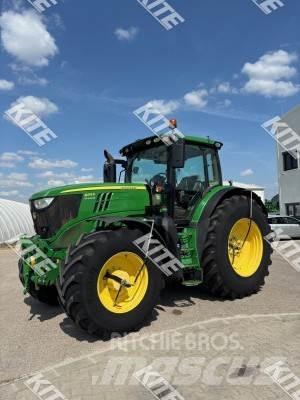 John Deere 6215R Traktoriai