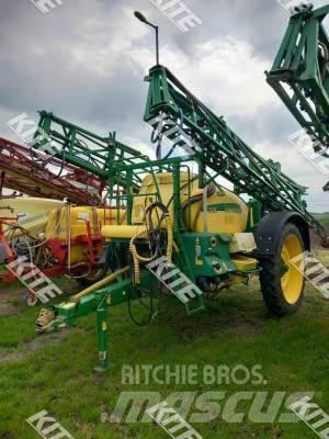 John Deere 732 Prikabinami purkštuvai
