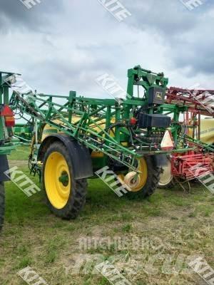 John Deere 732 Prikabinami purkštuvai