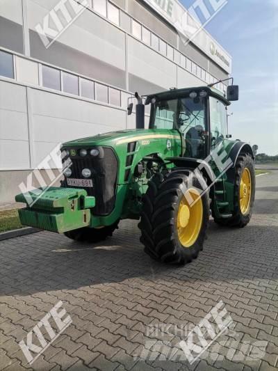 John Deere 8230 Traktoriai