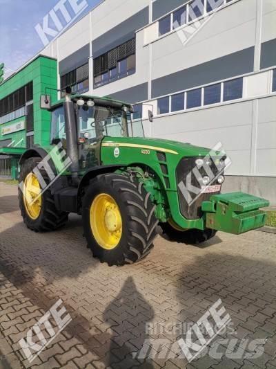 John Deere 8230 Traktoriai