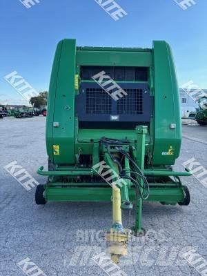 John Deere 854 Ritinių presai