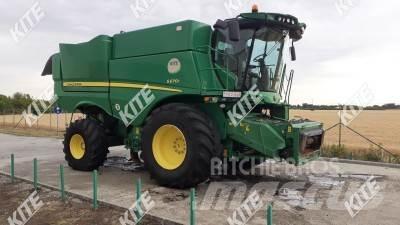 John Deere S670 Derliaus nuėmimo kombainai