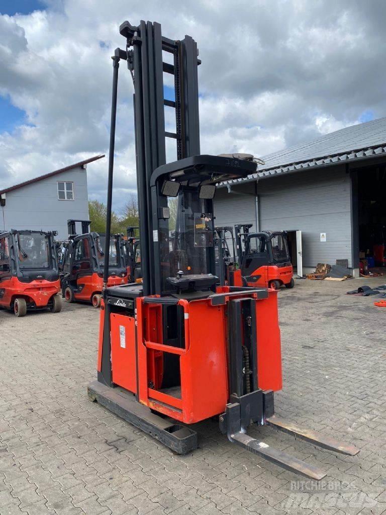 Linde V 12-02 Didelių aukščių keltuvai-krautuvai