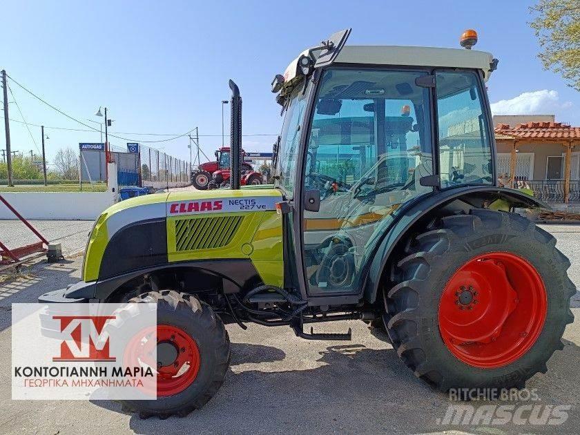 CLAAS NECTIS 227VE Traktoriai