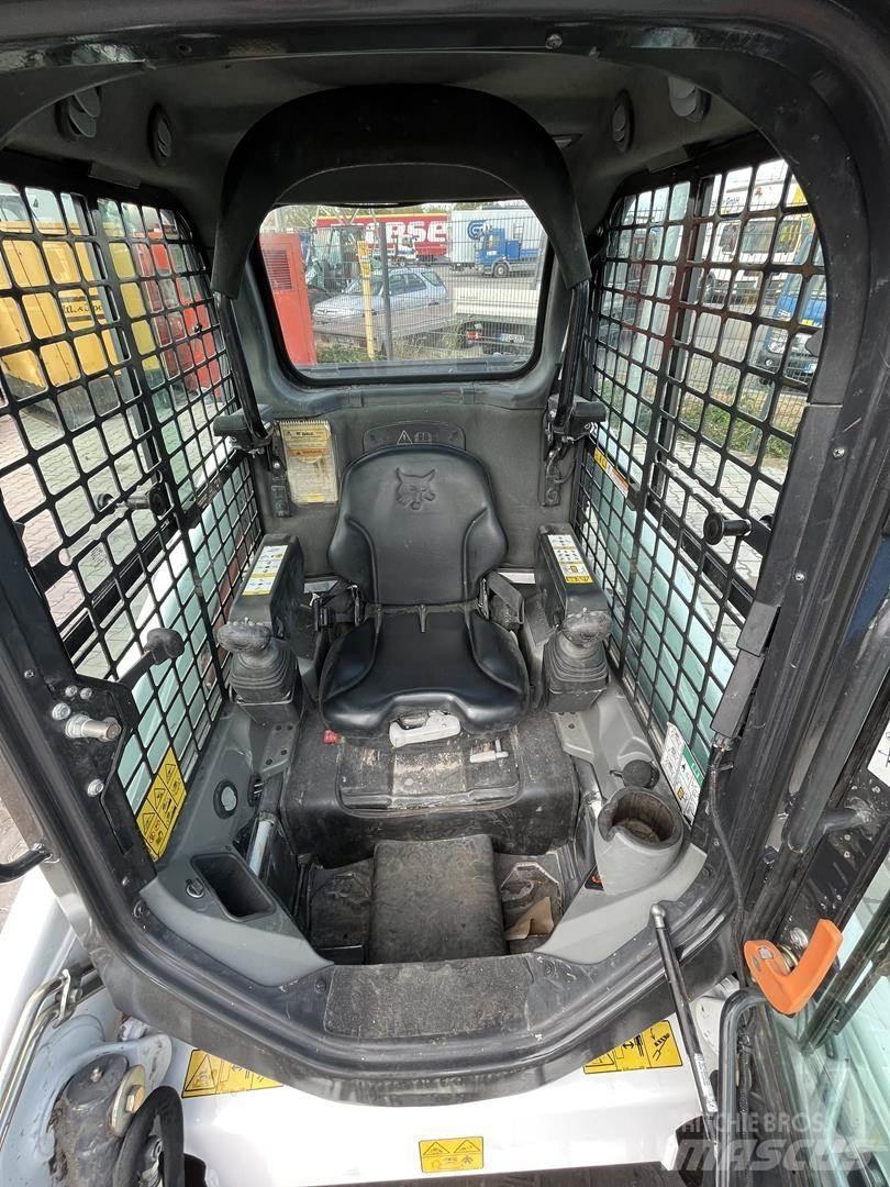 Bobcat S450 Krautuvai su šoniniu pasukimu