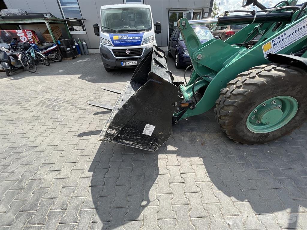 CAT 906 M Naudoti ratiniai krautuvai