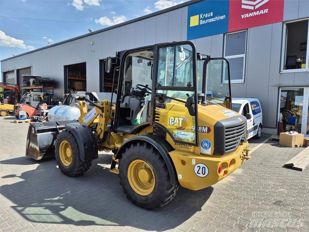 CAT 908 M Naudoti ratiniai krautuvai
