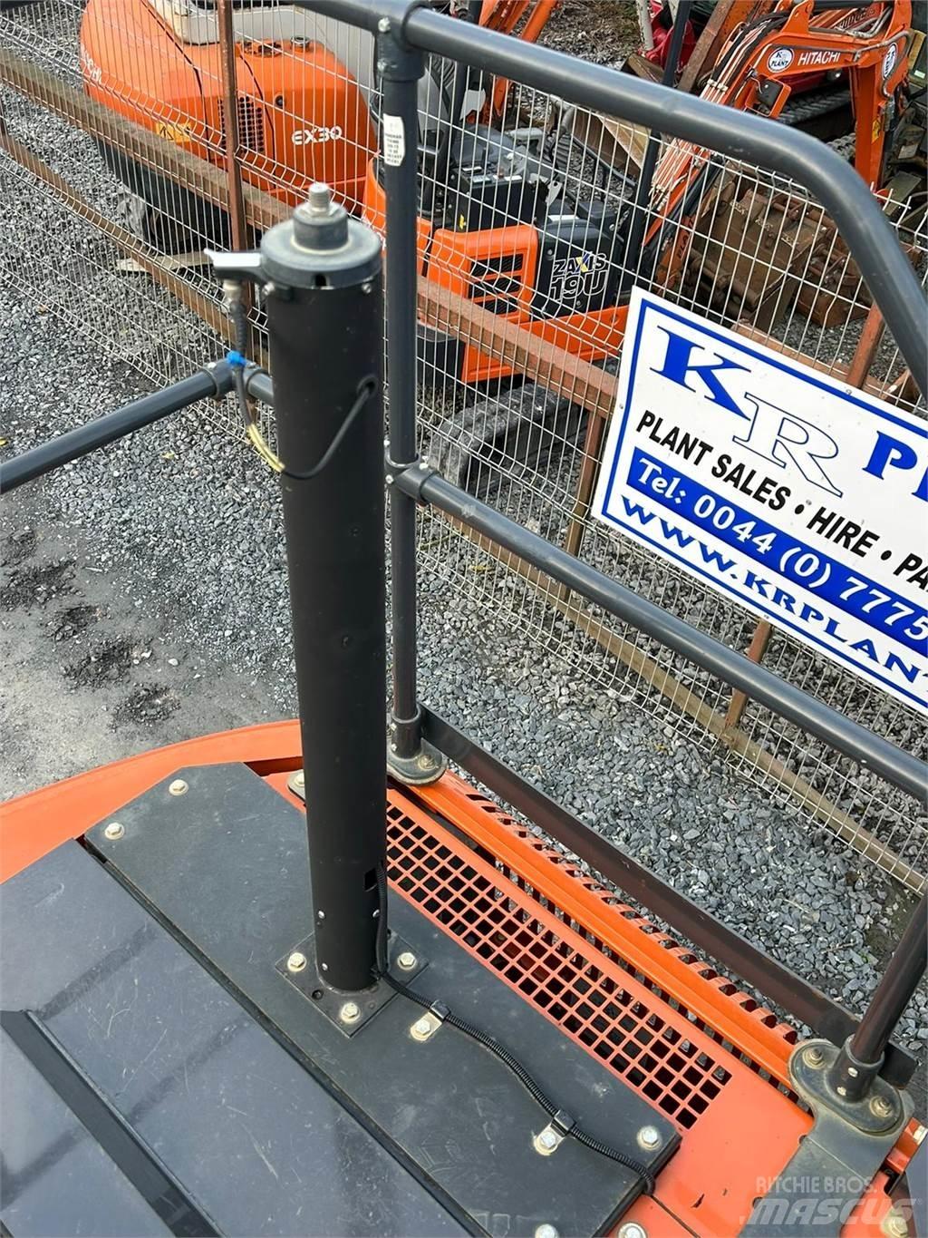 Hitachi ZX130LCN-6 Vikšriniai ekskavatoriai