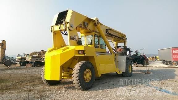 Belotti TRITON FB45/23 Teleskopiniai krautuvai