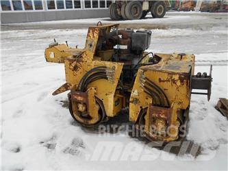 Bomag BW-75AD Porinių būgnų volai