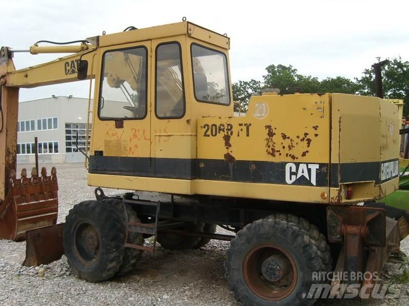 CAT 206 BFT Ratiniai ekskavatoriai