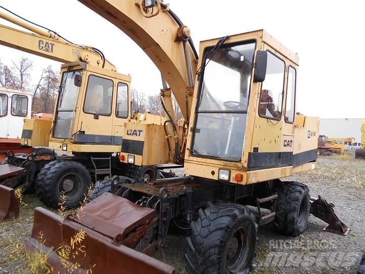 CAT 212B FT Ratiniai ekskavatoriai
