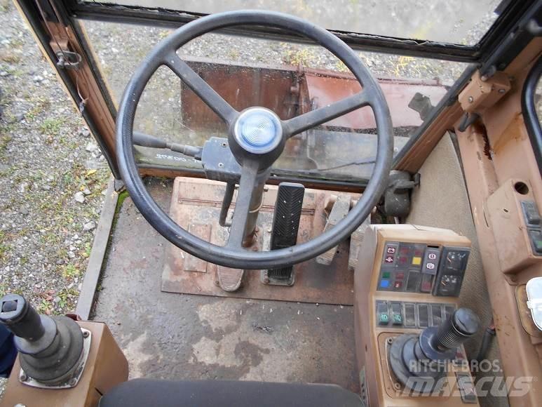 CAT 212B FT Ratiniai ekskavatoriai