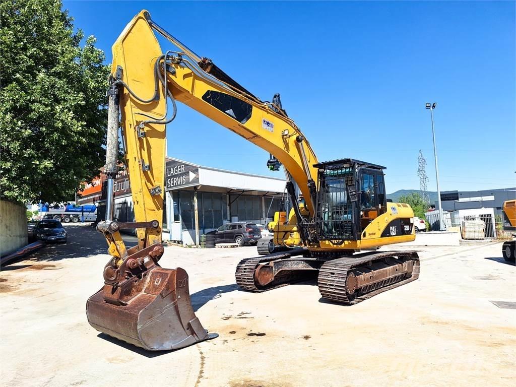CAT 323D Vikšriniai ekskavatoriai