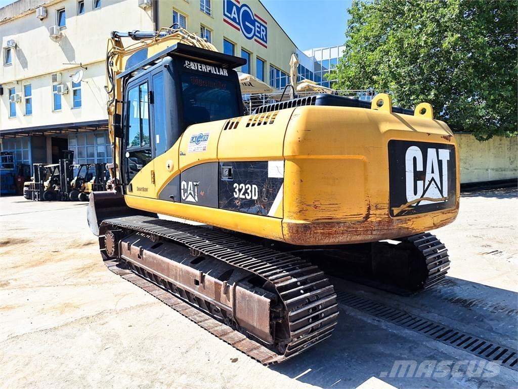 CAT 323D Vikšriniai ekskavatoriai