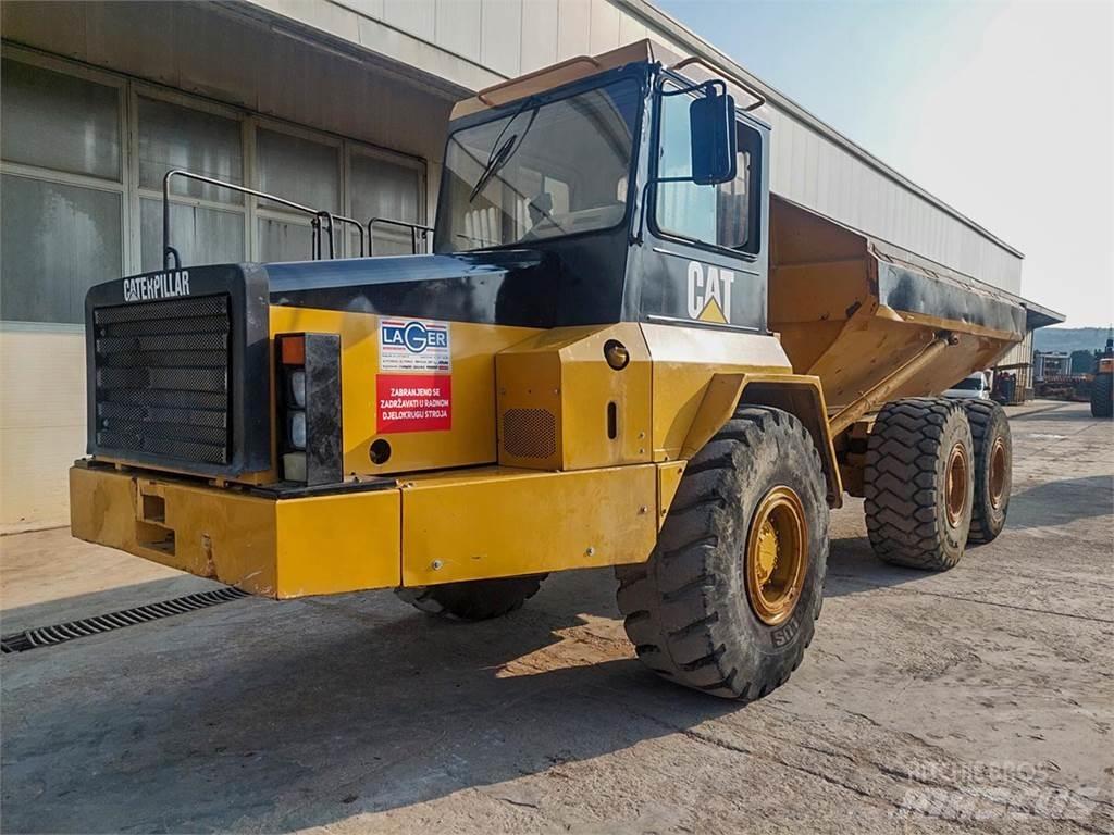 CAT D250E Karjeriniai savivarčiai