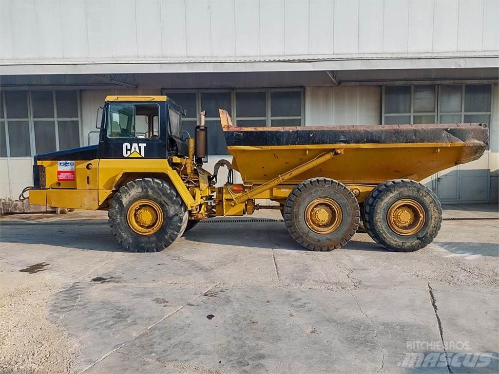 CAT D250E Karjeriniai savivarčiai