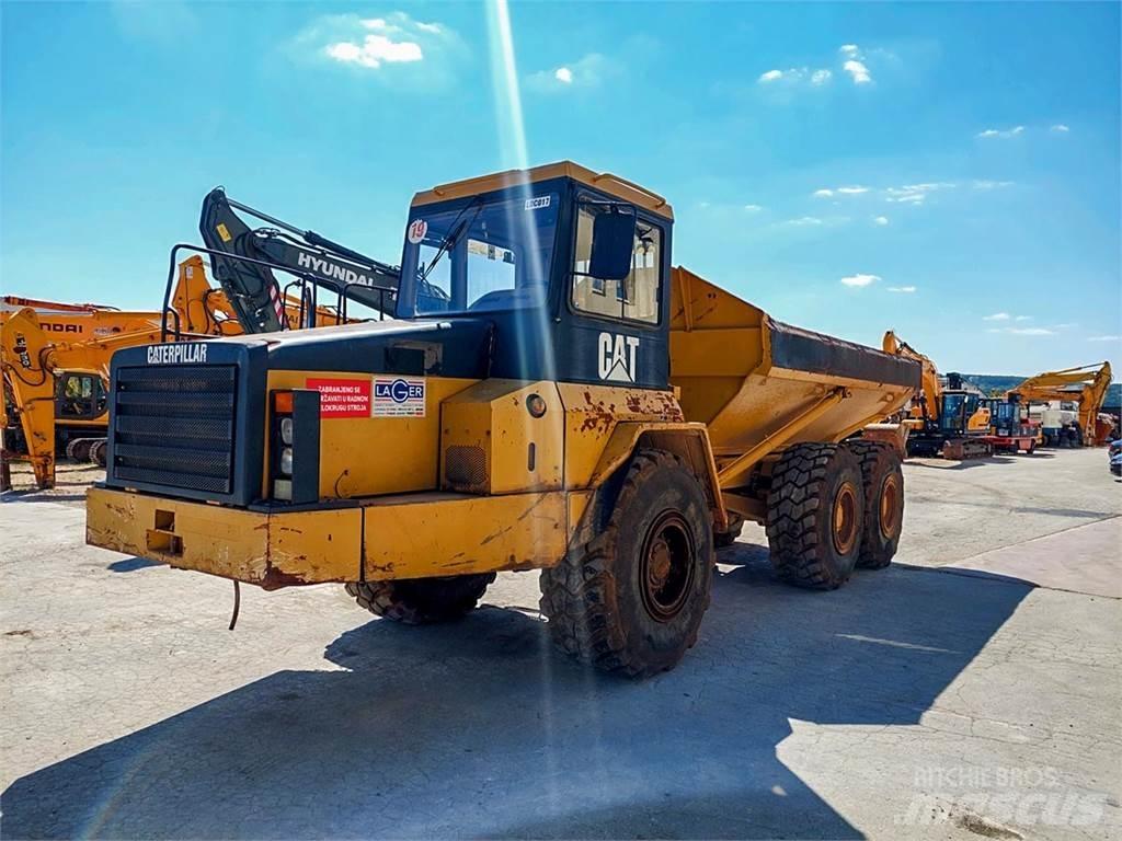 CAT D250E Karjeriniai savivarčiai