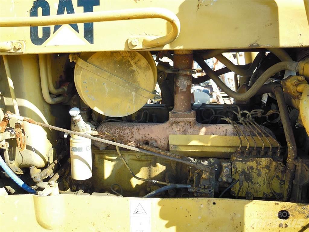 CAT D5B Vikšriniai buldozeriai