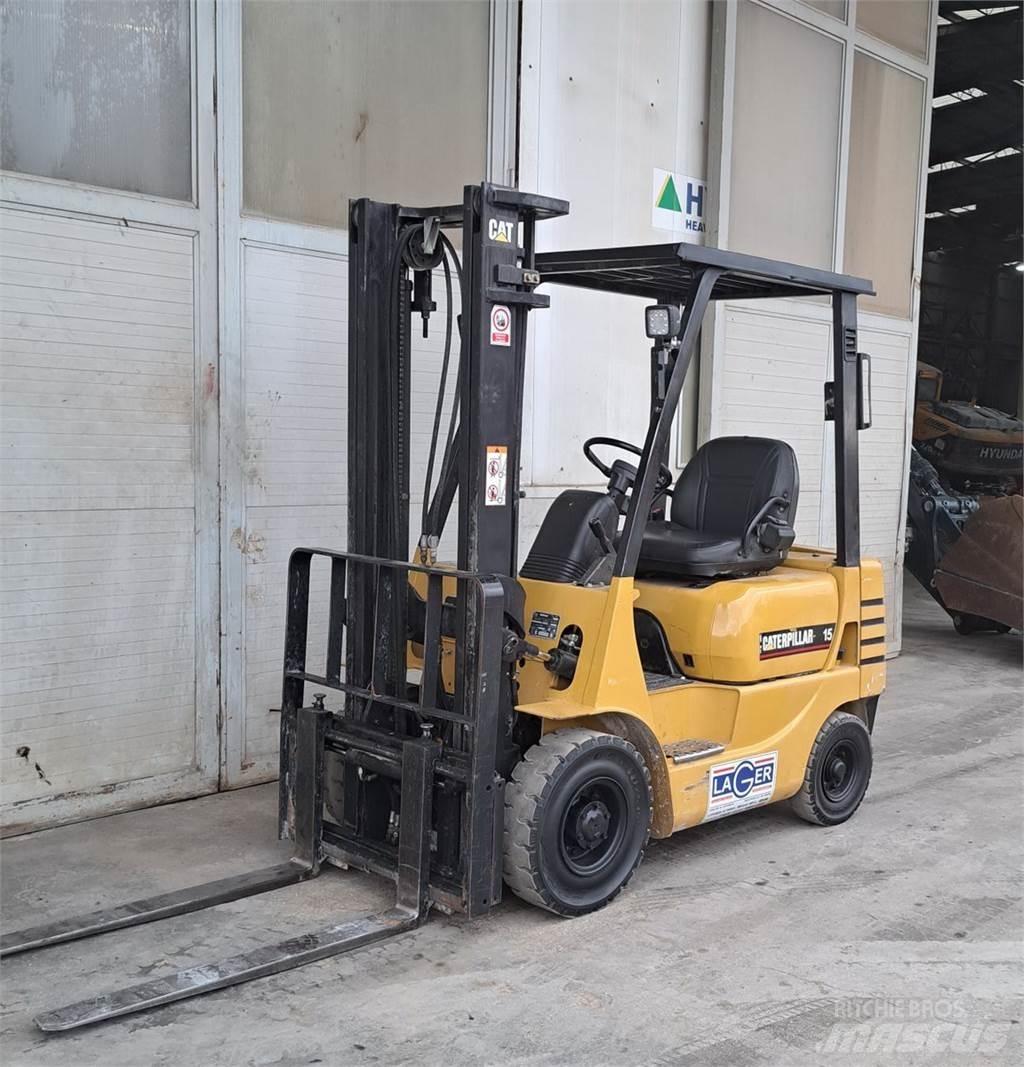 CAT DP15 Dyzeliniai krautuvai