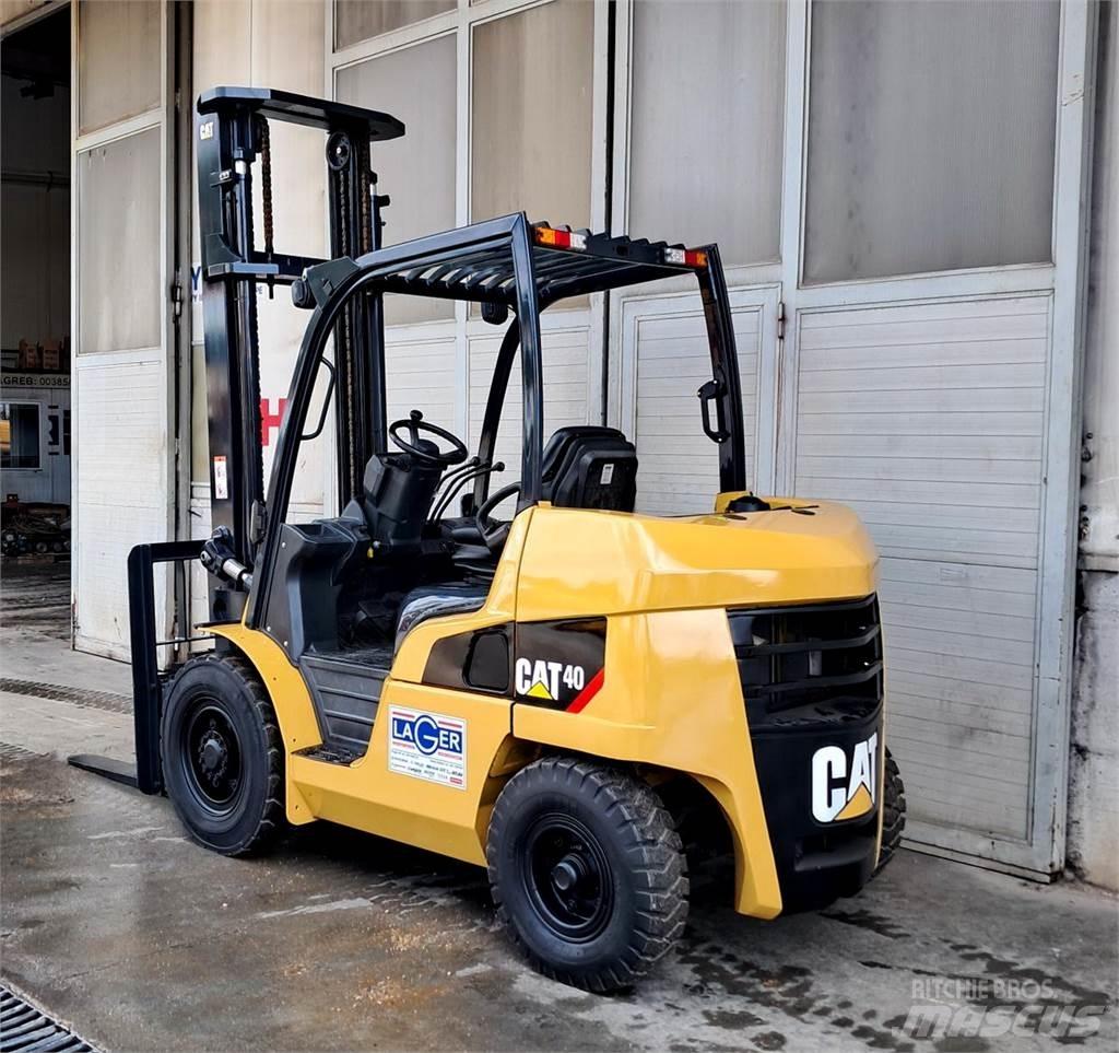 CAT DP40NT Dyzeliniai krautuvai