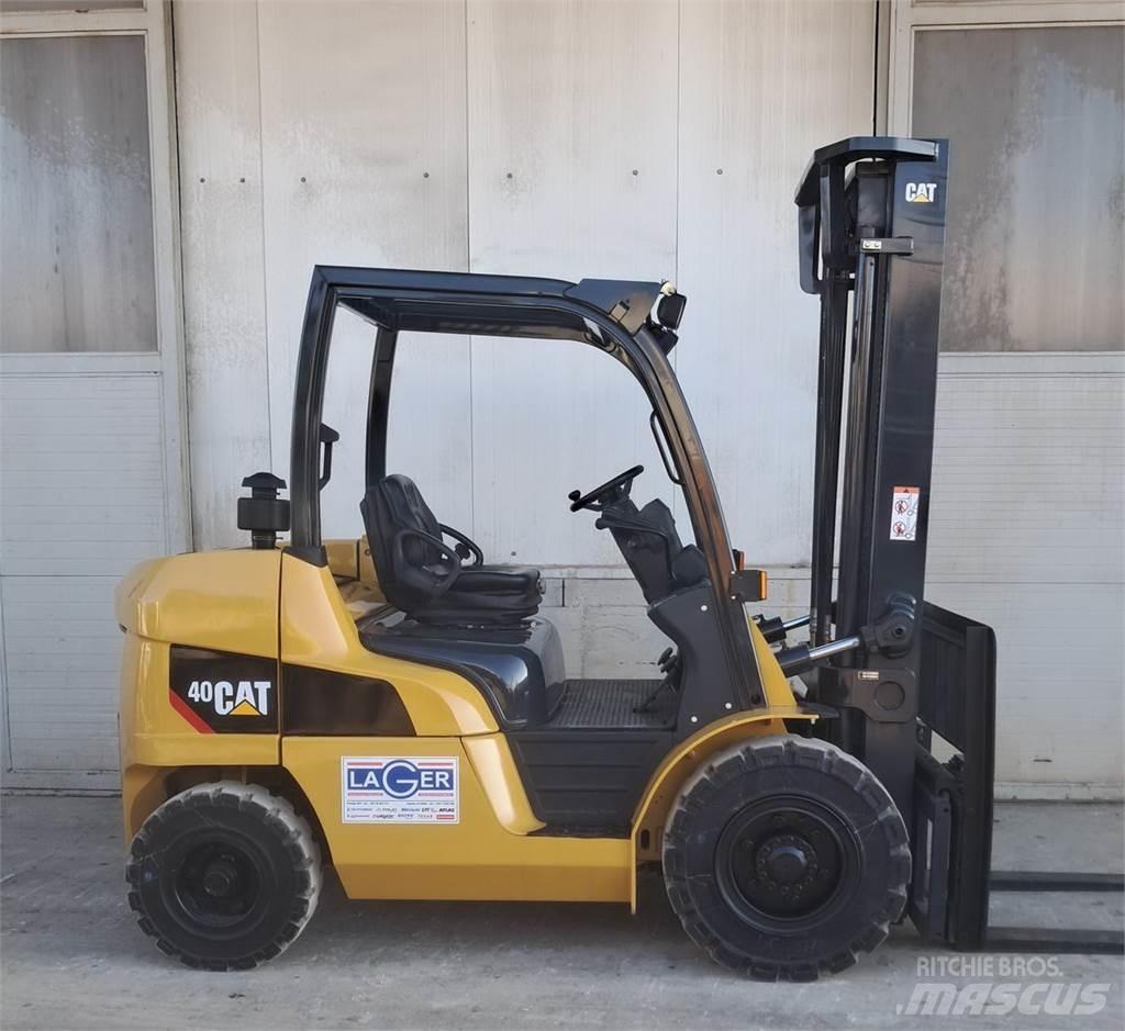 CAT DP40NT Dyzeliniai krautuvai