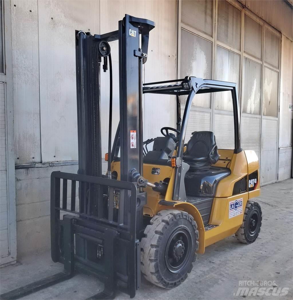 CAT DP40NT Dyzeliniai krautuvai